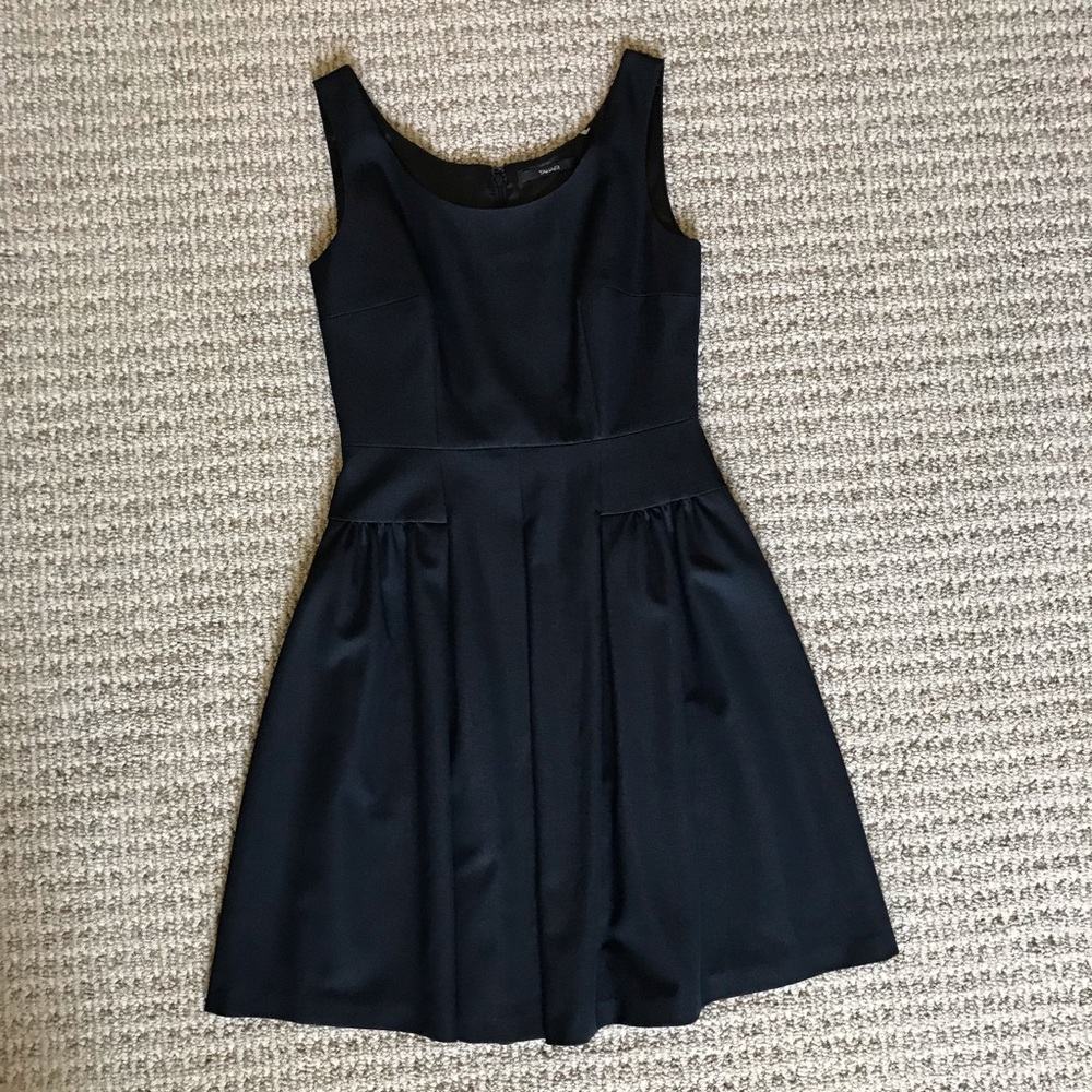Tahari NWOT Fitted bodice Dress 👗 Navy 6